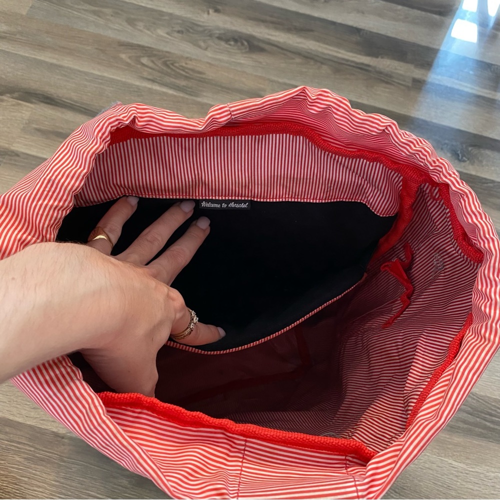 SOLD Herschel Grey Retreat Backpack - Picture 8 of 13